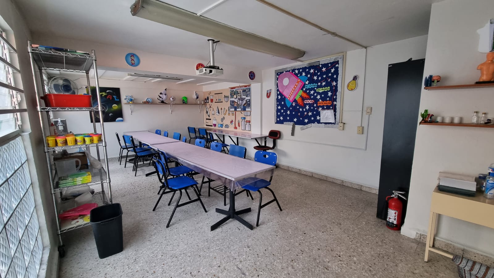 Laboratorio de ciencias del Instituto Guillermo Marconi